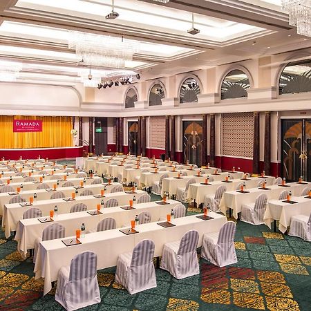 Отель Ramada By Wyndham Bangkok Chaophya Park Экстерьер фото