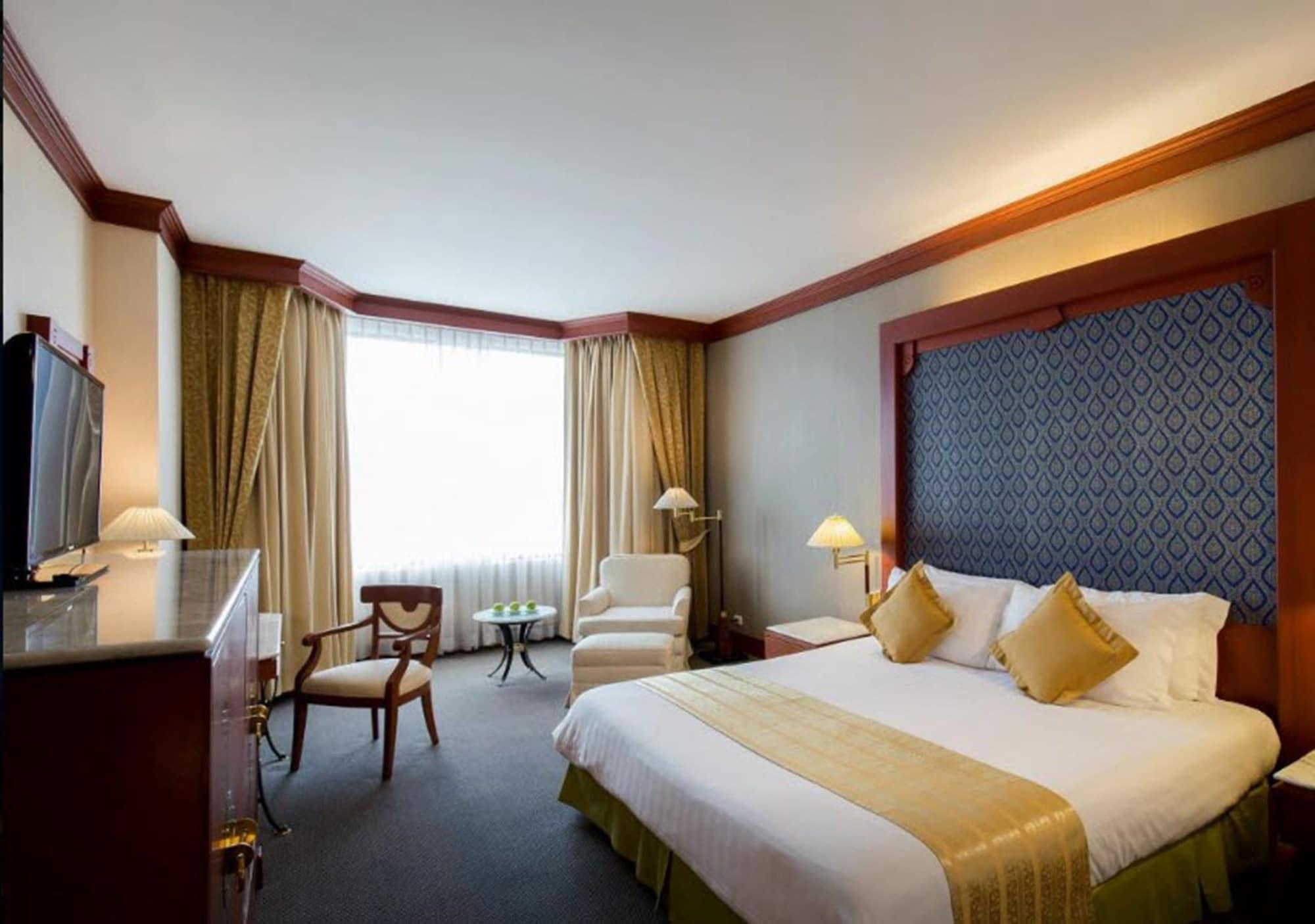 Отель Ramada By Wyndham Bangkok Chaophya Park Экстерьер фото