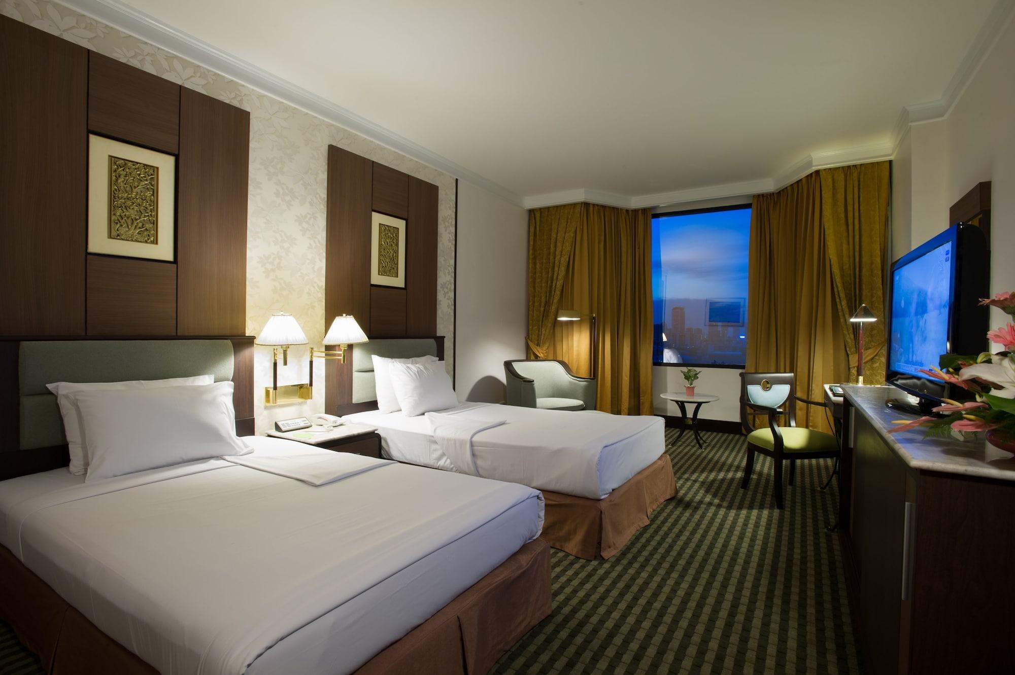 Отель Ramada By Wyndham Bangkok Chaophya Park Экстерьер фото