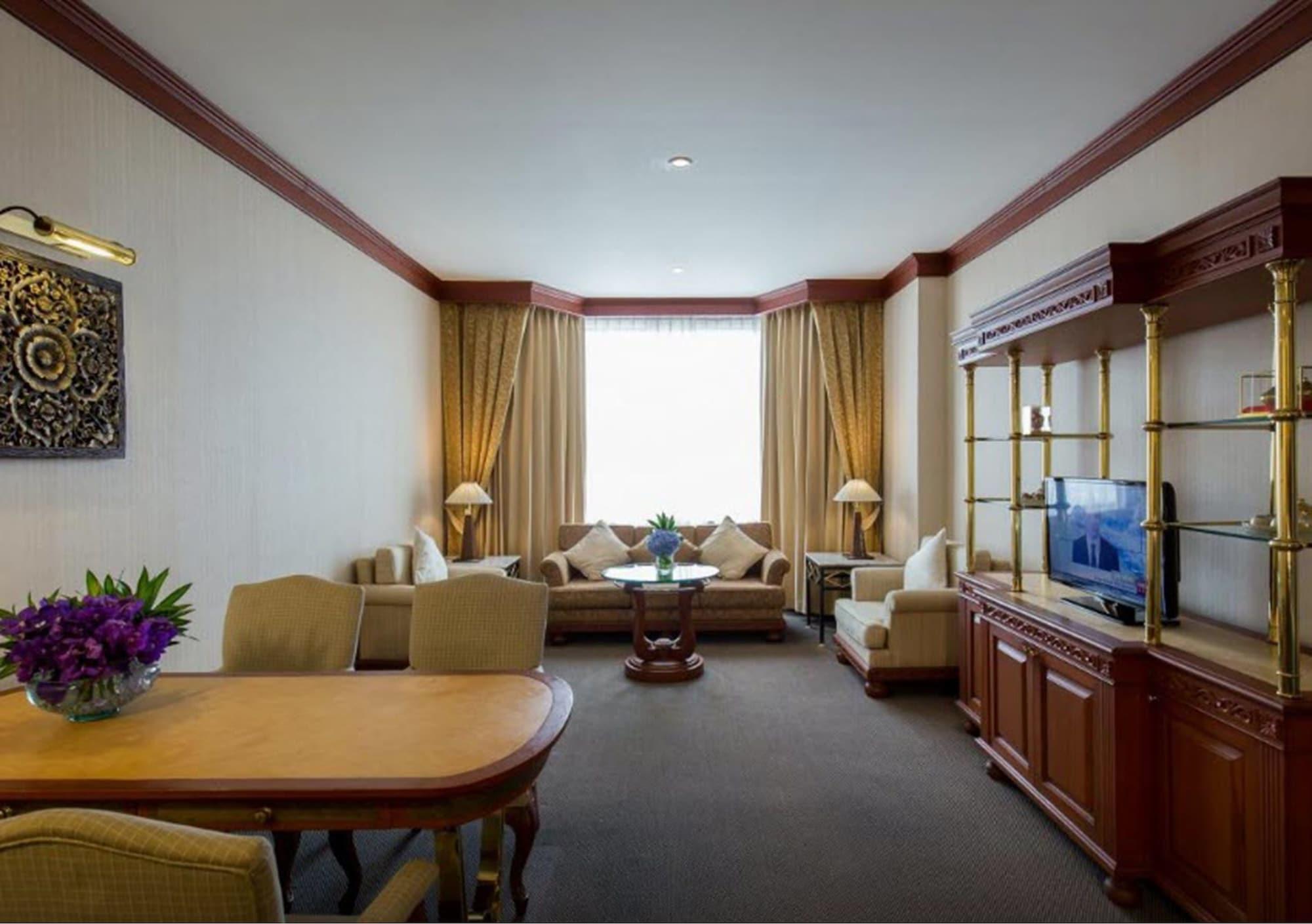 Отель Ramada By Wyndham Bangkok Chaophya Park Экстерьер фото