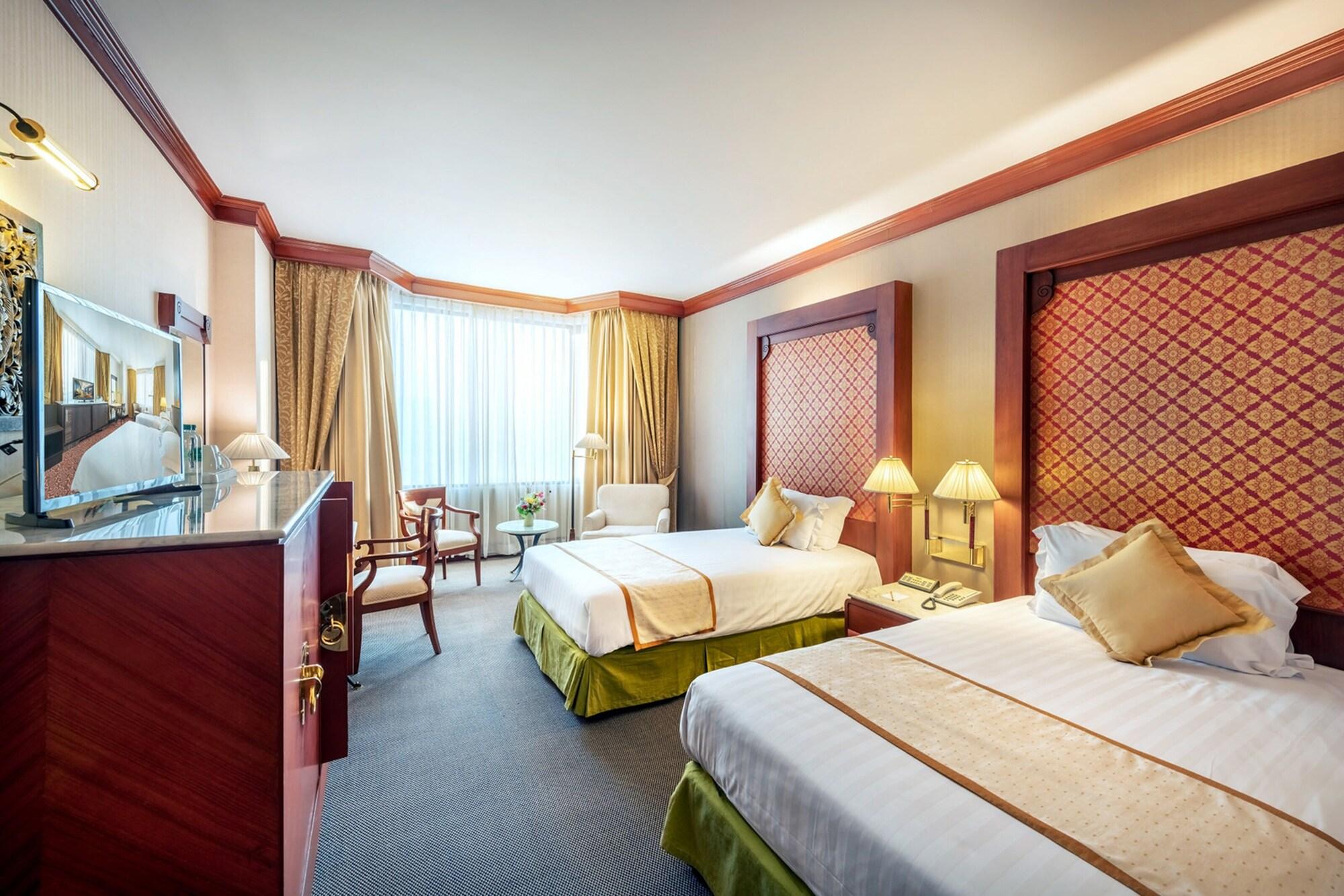 Отель Ramada By Wyndham Bangkok Chaophya Park Экстерьер фото