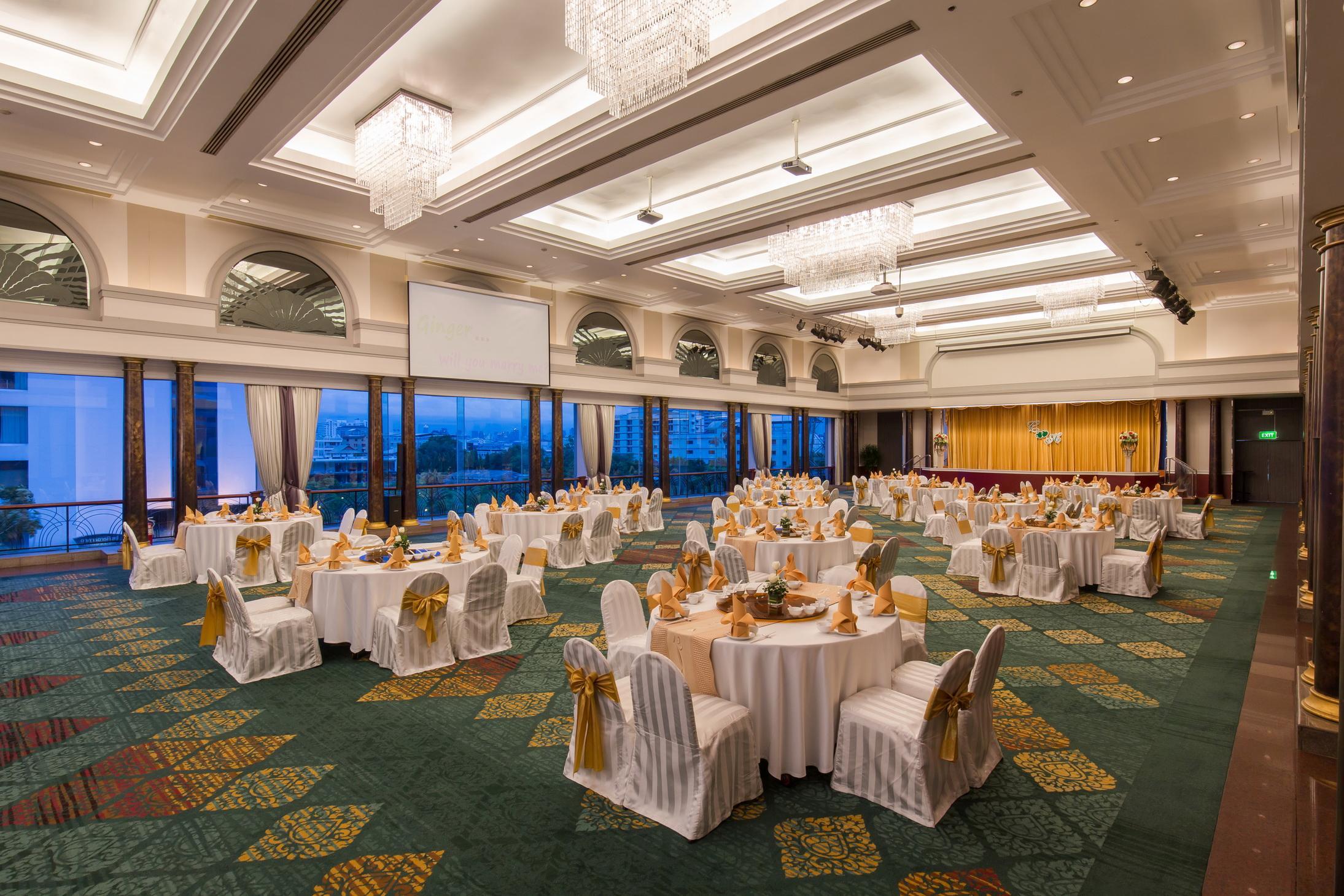 Отель Ramada By Wyndham Bangkok Chaophya Park Экстерьер фото
