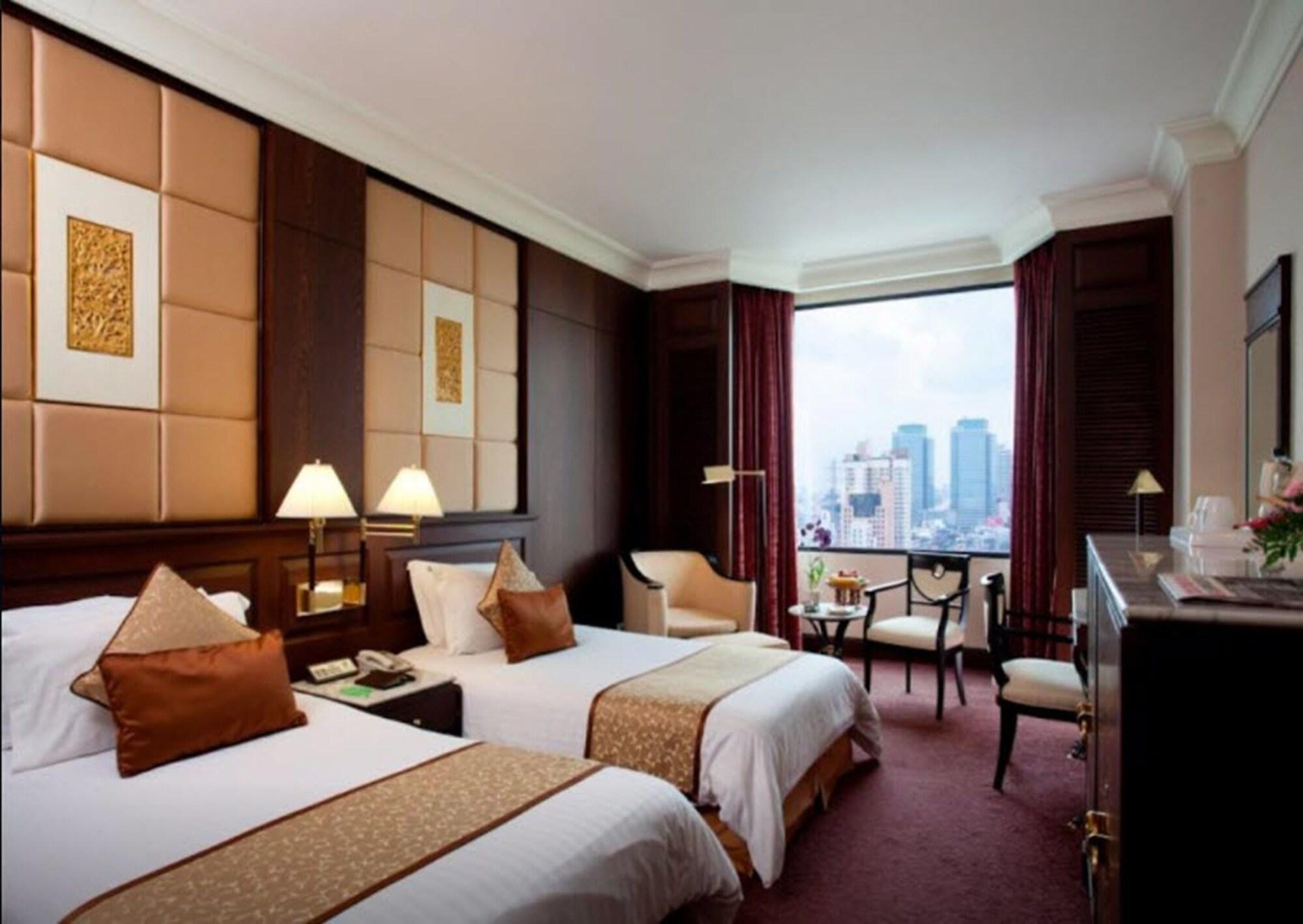 Отель Ramada By Wyndham Bangkok Chaophya Park Экстерьер фото