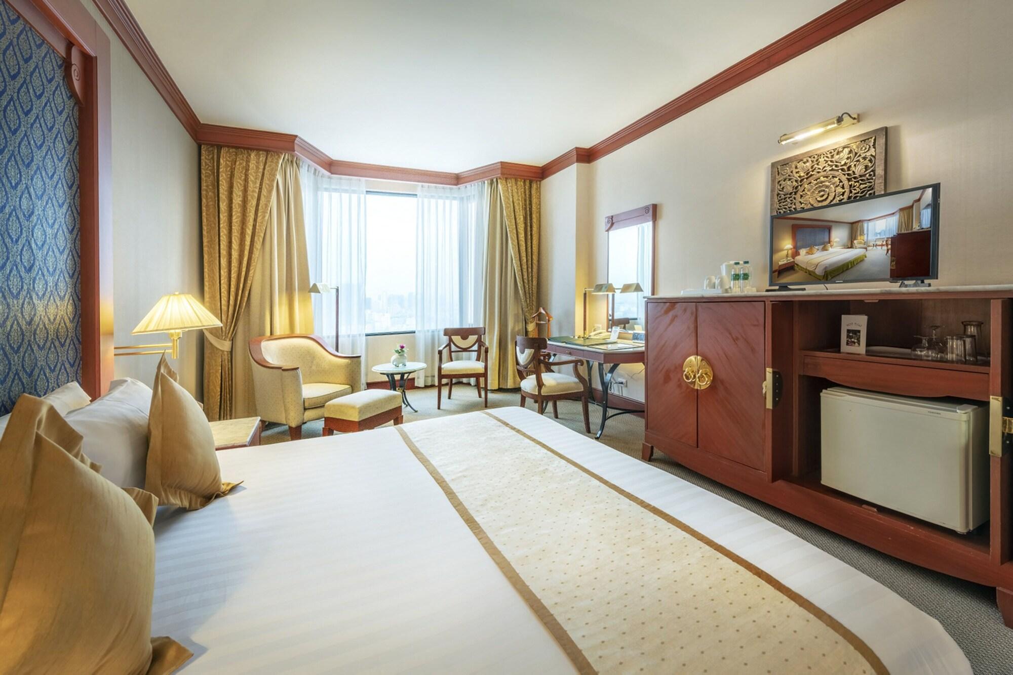 Отель Ramada By Wyndham Bangkok Chaophya Park Экстерьер фото