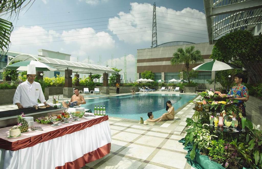 Отель Ramada By Wyndham Bangkok Chaophya Park Экстерьер фото
