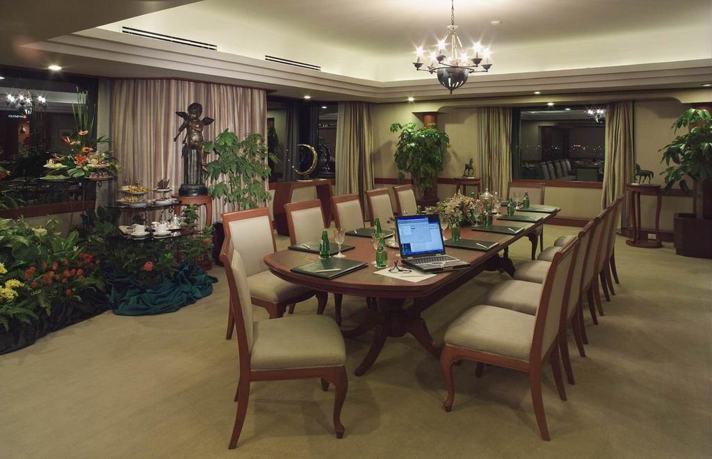 Отель Ramada By Wyndham Bangkok Chaophya Park Экстерьер фото